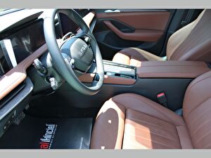 2025 Benzin Otomatik Skoda Superb Mavi Asal