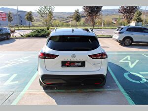 2023 Hybrid Otomatik Nissan Qashqai Beyaz Asal