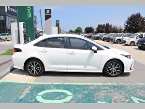 2021 Benzin Otomatik Toyota Corolla Beyaz Asal