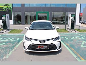 2021 Benzin Otomatik Toyota Corolla Beyaz Asal