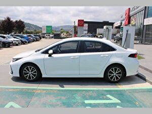 2021 Benzin Otomatik Toyota Corolla Beyaz Asal