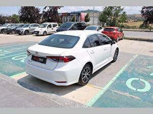 2021 Benzin Otomatik Toyota Corolla Beyaz Asal