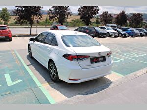 2021 Benzin Otomatik Toyota Corolla Beyaz Asal
