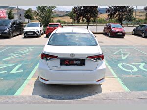 2021 Benzin Otomatik Toyota Corolla Beyaz Asal