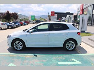 2025 Benzin Otomatik Skoda Fabia Beyaz Asal
