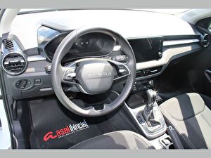 2025 Benzin Otomatik Skoda Fabia Beyaz Asal