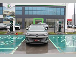 2025 MHEV Otomatik Volkswagen Tiguan Yeşil Asal