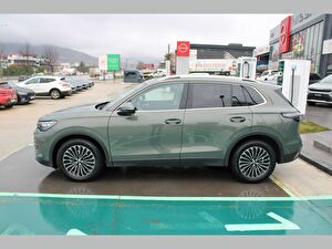 2025 MHEV Otomatik Volkswagen Tiguan Yeşil Asal