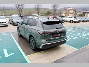 2025 MHEV Otomatik Volkswagen Tiguan Yeşil Asal