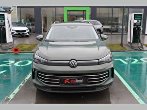 2025 MHEV Otomatik Volkswagen Tiguan Yeşil Asal