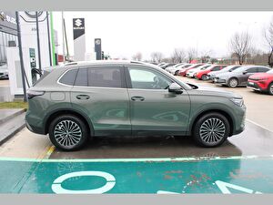 2025 MHEV Otomatik Volkswagen Tiguan Yeşil Asal