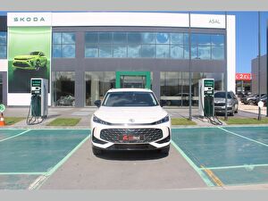 2024 Benzin Otomatik MG EHS Beyaz Asal