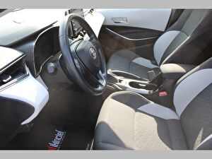 2021 Benzin Otomatik Toyota Corolla Kırmızı Asal