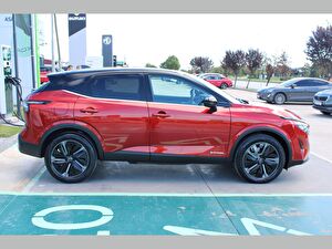 2024 Hybrid Otomatik Nissan Qashqai Kırmızı Asal
