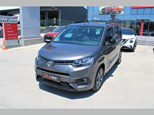 Toyota Proace City Kombi Kombi 1.5 D Passion X-Pack Otomatik
