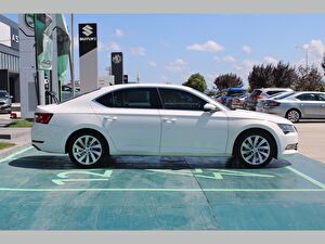 2017 Benzin Otomatik Skoda Superb Beyaz Asal