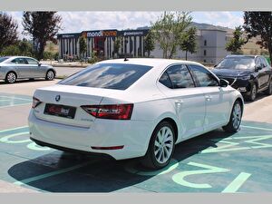2017 Benzin Otomatik Skoda Superb Beyaz Asal