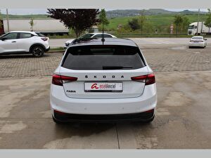 2023 Benzin Otomatik Skoda Fabia Beyaz Asal