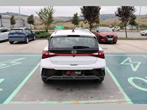 2024 Benzin Otomatik Hyundai i20 Beyaz Asal