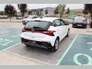 2024 Benzin Otomatik Hyundai i20 Beyaz Asal