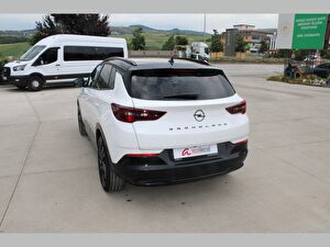 2024 Benzin Otomatik Opel Grandland Beyaz Asal