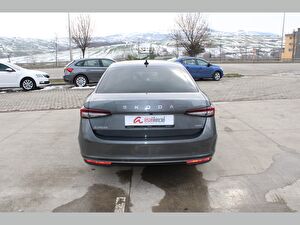 2024 MHEV Otomatik Skoda Superb Gri Asal
