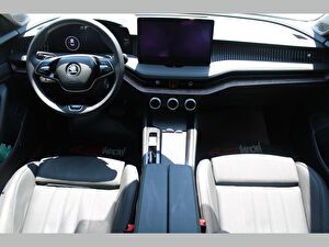 2024 MHEV Otomatik Skoda Superb Siyah Asal