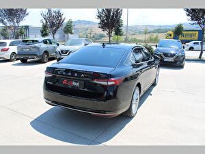 2024 MHEV Otomatik Skoda Superb Siyah Asal