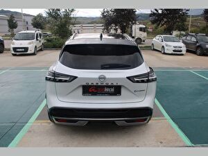 2026 Hybrid Otomatik Nissan Qashqai Beyaz Asal