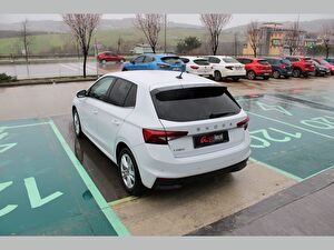 2025 Benzin Otomatik Skoda Fabia Beyaz Asal