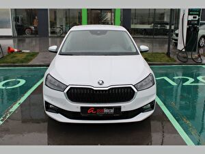 2025 Benzin Otomatik Skoda Fabia Beyaz Asal