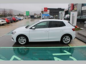 2025 Benzin Otomatik Skoda Fabia Beyaz Asal