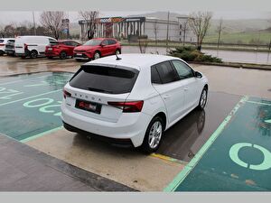2025 Benzin Otomatik Skoda Fabia Beyaz Asal