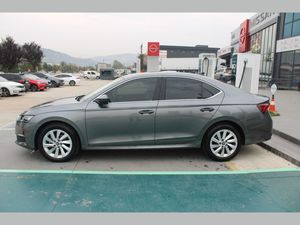 2025 Hybrid Otomatik Skoda Octavia Gri Asal