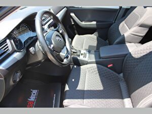 2021 Benzin Otomatik Skoda Superb Gri Asal