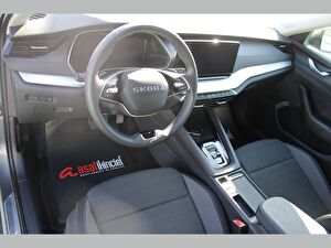 2025 Benzin Otomatik Skoda Octavia Gri Asal