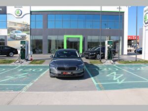 2025 Benzin Otomatik Skoda Octavia Gri Asal