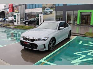 BMW 3 Serisi Sedan 320i M Sport
