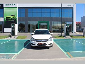 2011 Dizel Otomatik Opel Astra Beyaz Asal