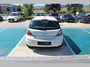 2011 Dizel Otomatik Opel Astra Beyaz Asal