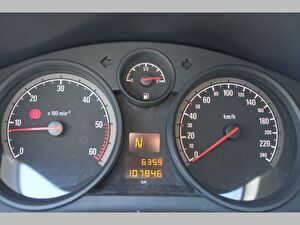 2011 Dizel Otomatik Opel Astra Beyaz Asal