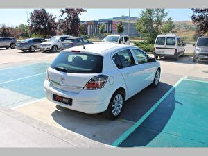 2011 Dizel Otomatik Opel Astra Beyaz Asal