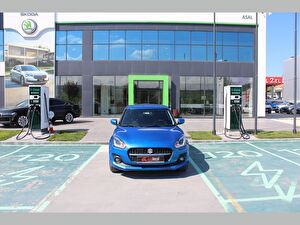 2023 Hybrid Otomatik Suzuki Swift Mavi Asal