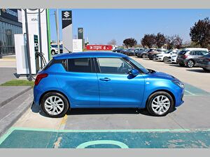 2023 Hybrid Otomatik Suzuki Swift Mavi Asal
