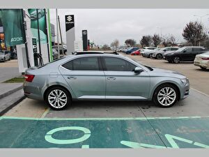 2020 Benzin Otomatik Skoda Superb Gri Asal