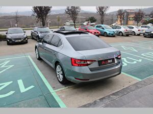 2020 Benzin Otomatik Skoda Superb Gri Asal