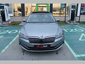 2020 Benzin Otomatik Skoda Superb Gri Asal