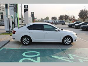 2017 Benzin Otomatik Skoda Octavia Beyaz Asal
