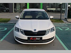 2017 Benzin Otomatik Skoda Octavia Beyaz Asal