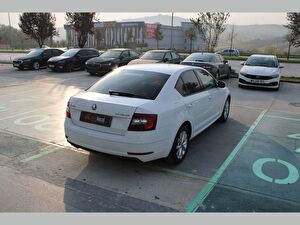 2017 Benzin Otomatik Skoda Octavia Beyaz Asal